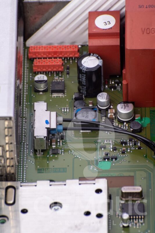 Całościowo naprawiony zregenerowany tuner radia wzmacniacz Harman Becker Logic7 Mercedes Benz