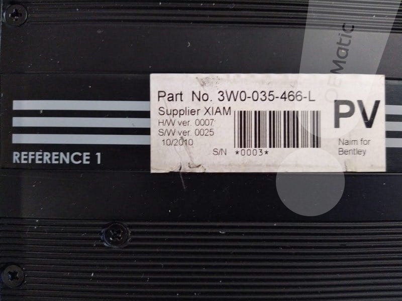 Etykieta wzmacniacza Naim XIAM Bentley z numerem części 3W0-035-466-L. Uszkodzony, typowe objawy to pobór prądu 1A i cisza.
