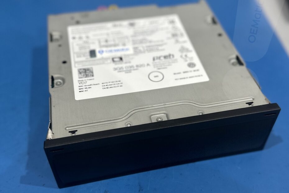 Etykieta modułu MIB3 OI MQB Preh Car Connect z numerem katalogowym 3G5 035 820 A widocznym na obudowie.